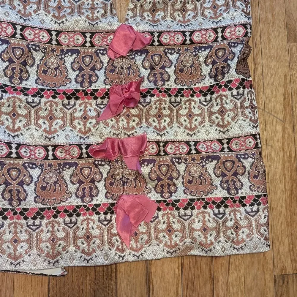 Vintage Prince of Arragon 98 Costume With Multi Tonal Tribal Medallion/Tapestry
